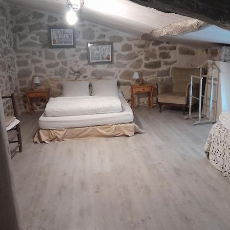 Le Patio Aux Hirondelles Villa Lagorce  Kültér fotó