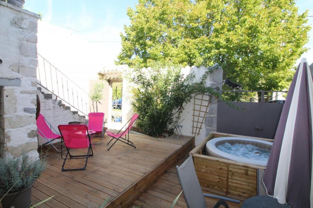 Le Patio Aux Hirondelles Villa Lagorce  Kültér fotó