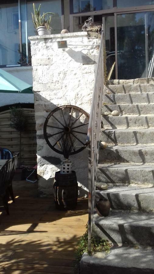 Le Patio Aux Hirondelles Villa Lagorce  Kültér fotó